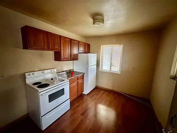 2nd image of 825 Byron Ave #825