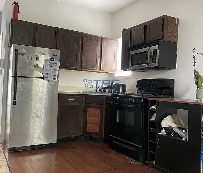 111 Mallory Ave #7 — Photo 2