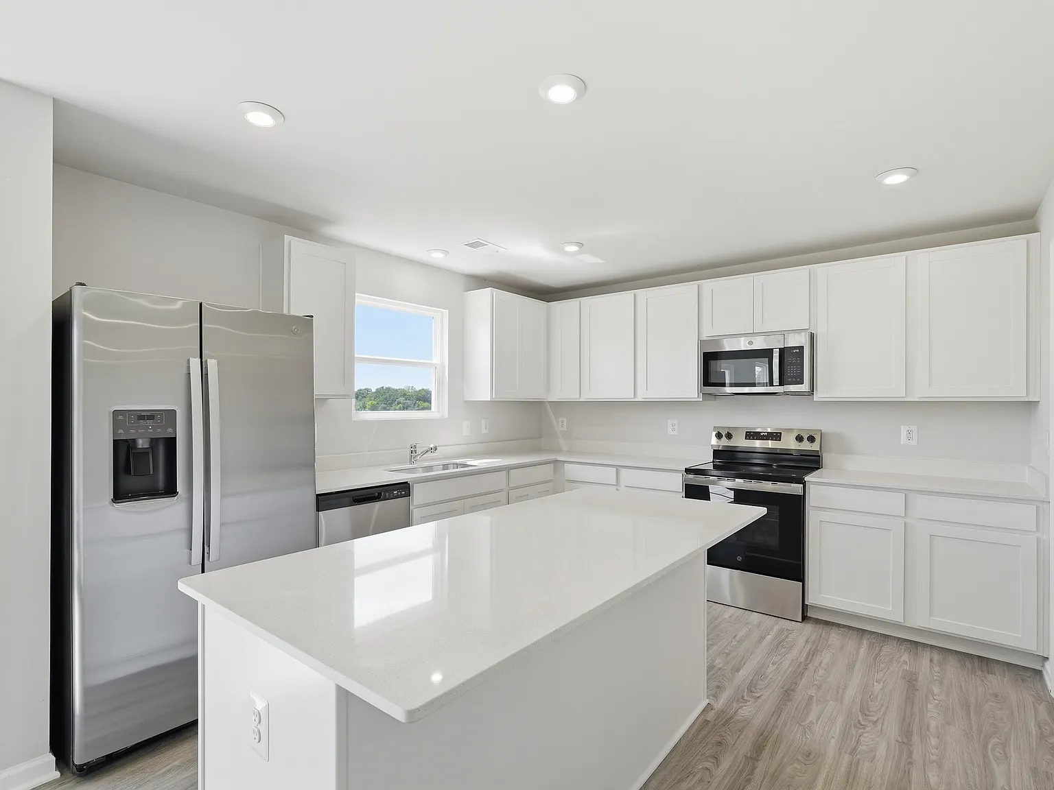 4 bed, 2210 sqft, $2,600 — Photo 3