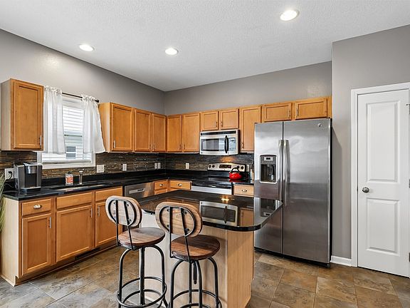 5th image of 6913 Jack London Dr