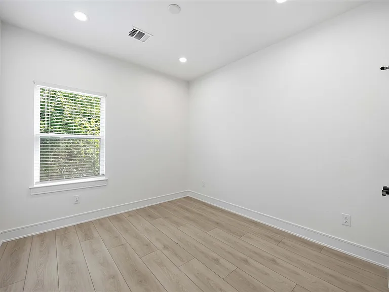 8019 Grandview St #B — Photo 20