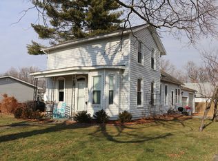 521 E Webster St, Clinton, IL 61727