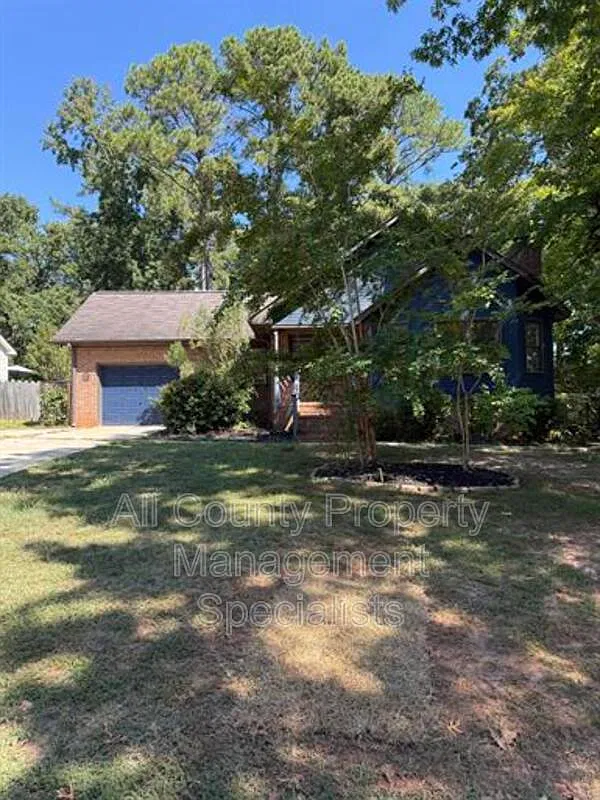 3 bed, 2.0 bath, 1490 sqft, $2,095 — Photo 1