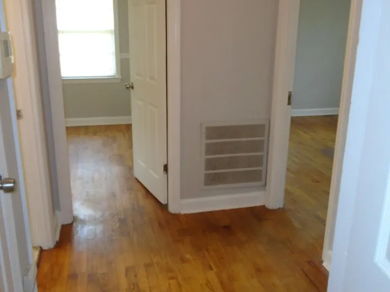 1115 Poplar Dr — Photo 8