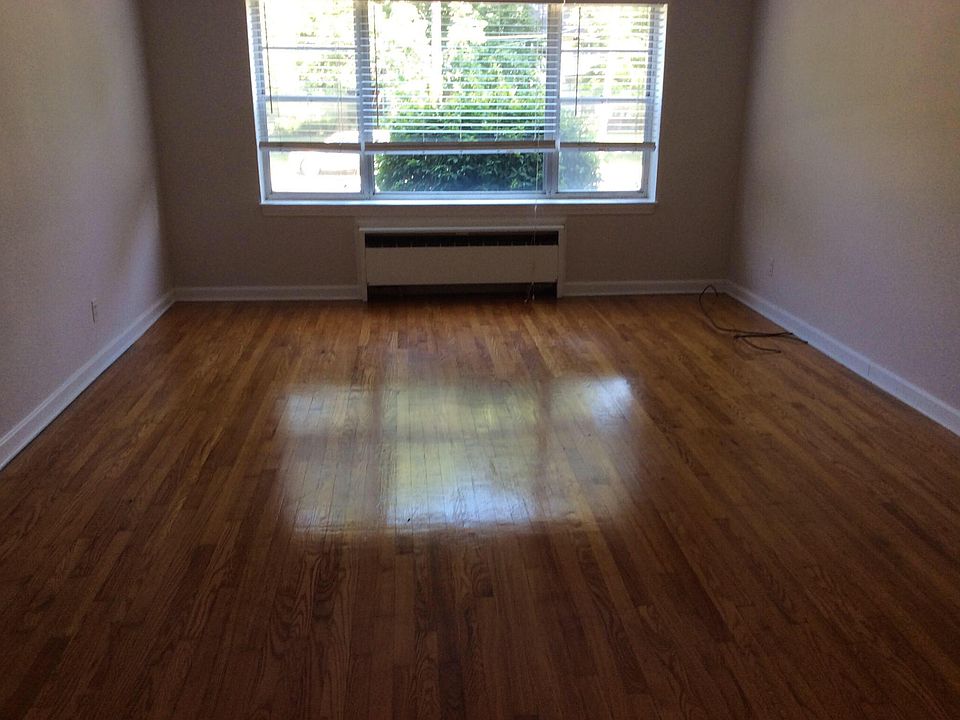 2nd image of 15127 Lake Ave #201