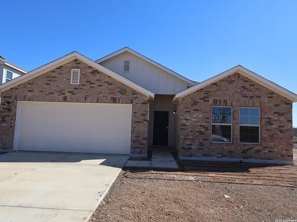 8708 Rucker Pond Trail, San Antonio, TX 78252
