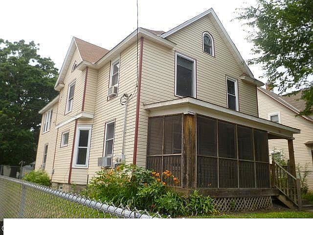 1st image of 501 Newton Ave N