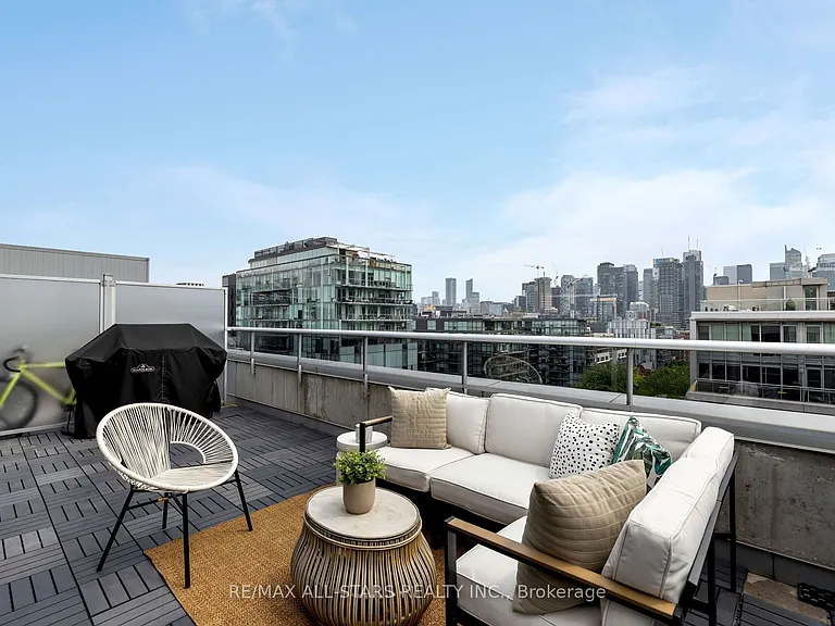 60 Bathurst St #Penthouse 1011 — Photo 27