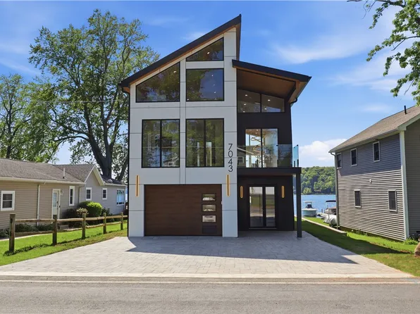 7043 Lake Bluff Rd, Wolcott, NY 14590