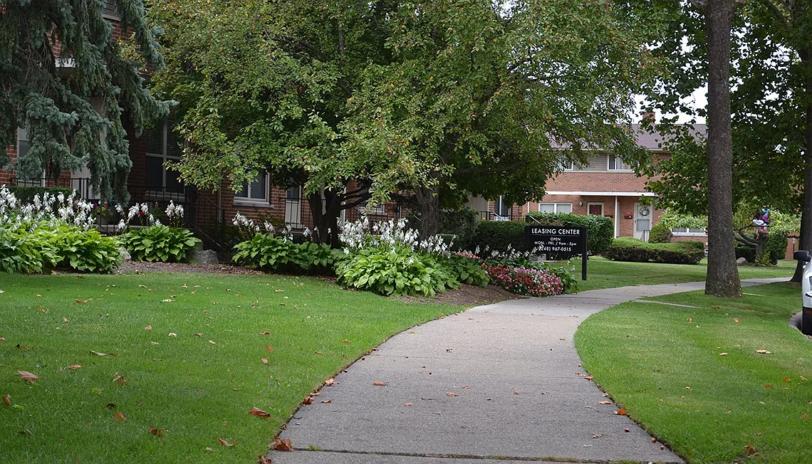 Stratford Villa - Oak Park, MI — Photo 4