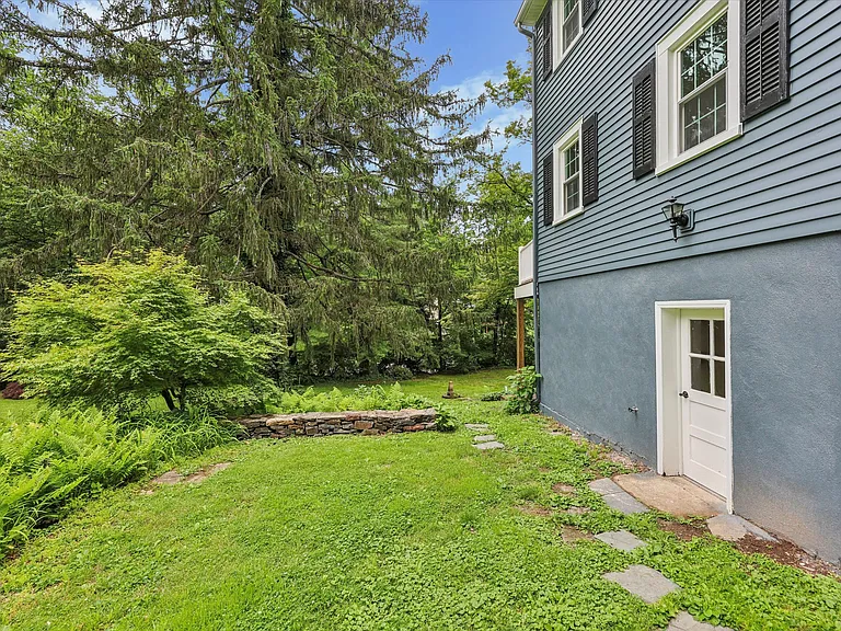 218 Biddulph Rd — Photo 65