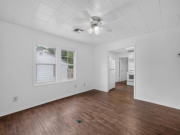 3rd image of 4900 N Willow Ave