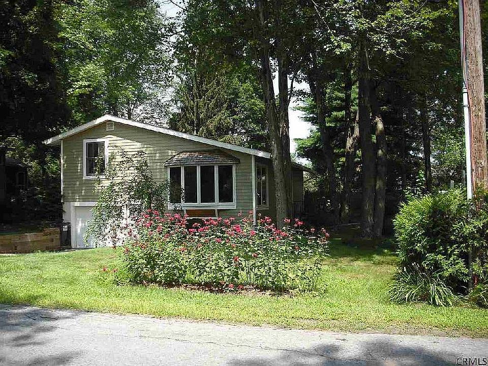 1st image of 13 Saint Charles Pl