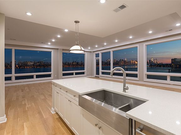 3rd image of 9 Somerset Ln Unit 322