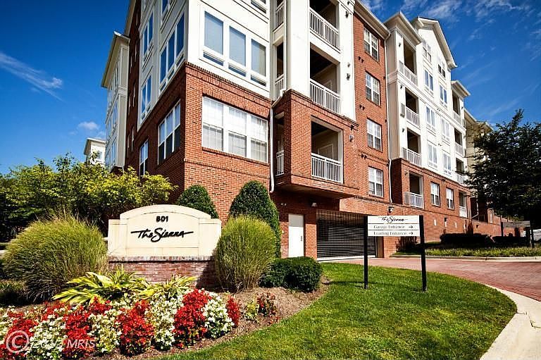 1st image of 801 S Greenbrier St APT 201