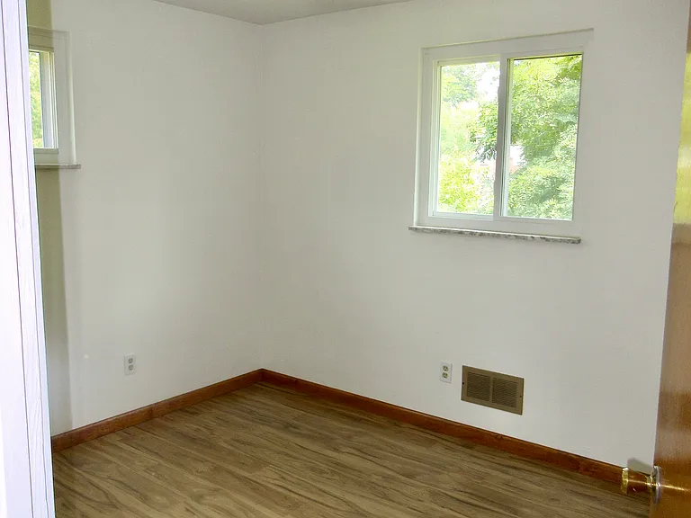 977 Vallevista Ave — Photo 15