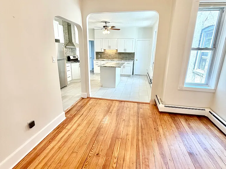 389 Woodlawn Ave #2 — Photo 3