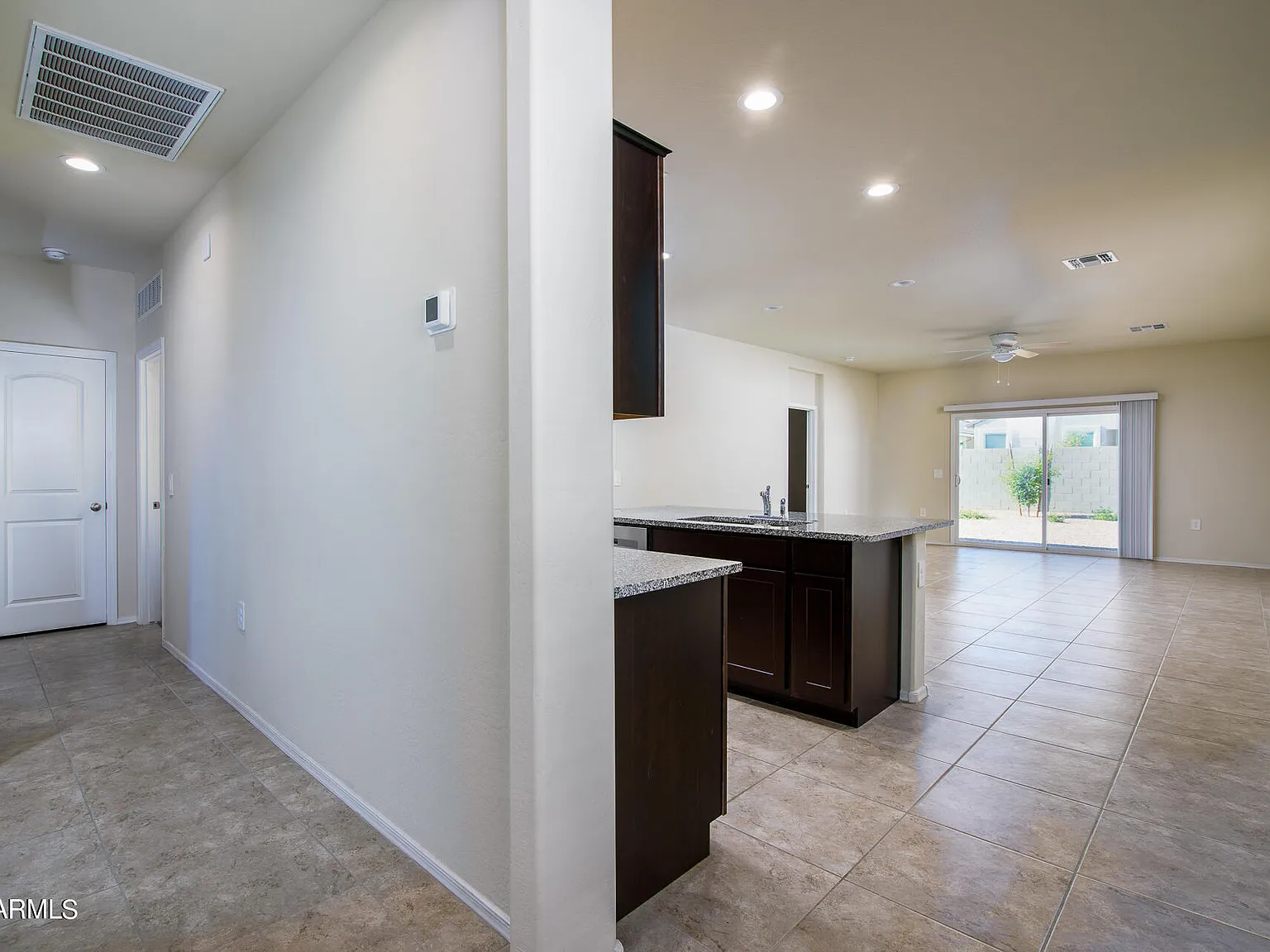 3 bed, 2.0 bath, 1571 sqft, $1,695 — Photo 3
