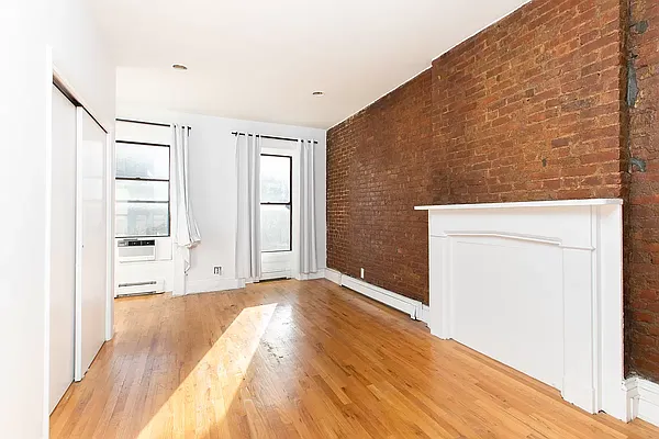 Rented by The Agency | media 4