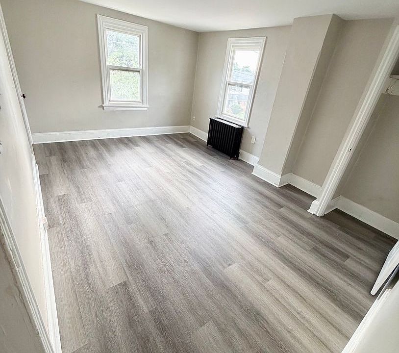 1st image of 127 S 6th St #2