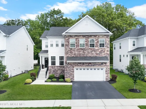 19 Kronenberg Street, Tinton Falls, NJ 07724