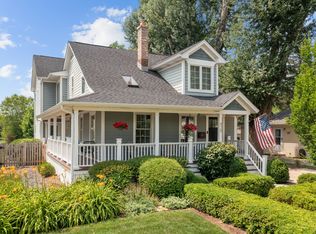 820 S Grove Ave, Barrington, IL