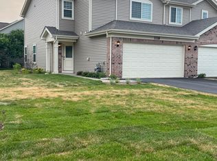 1118 W Lake Ct, Cary, IL 60013