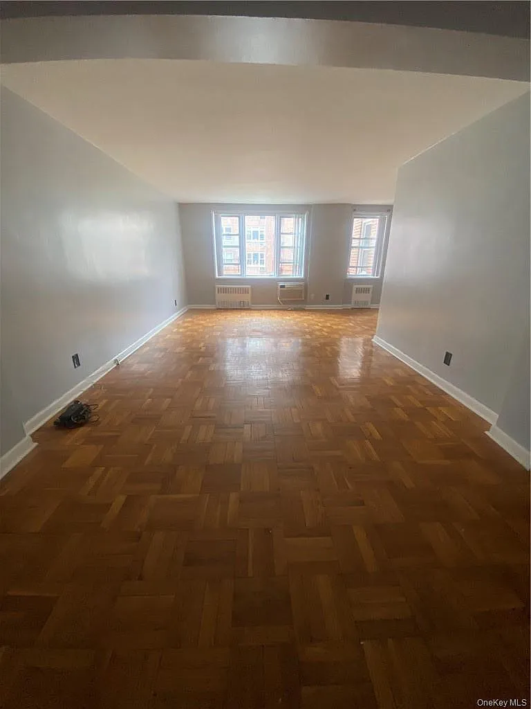 1 bed, 1.0 bath, 800 sqft, $2,000 — Photo 2
