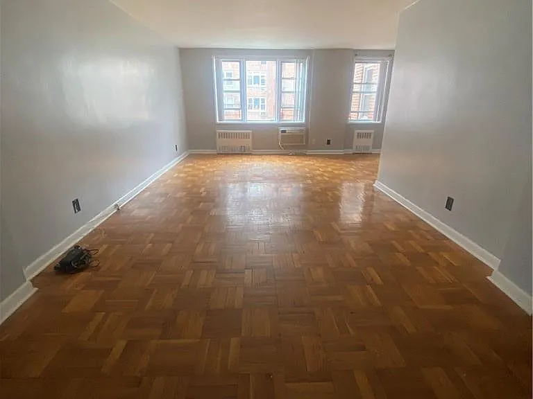 4 Sadore Ln #2W — Photo 2