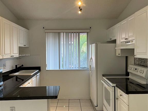 2nd image of 8021 Lake Dr APT 204