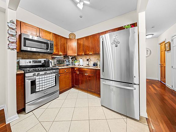 4th image of 3530 10th St