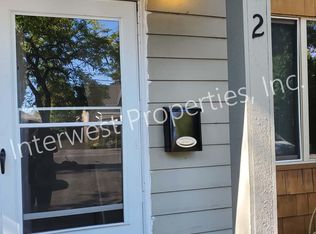 1549 SE Tacoma St #2, Portland, OR 97202