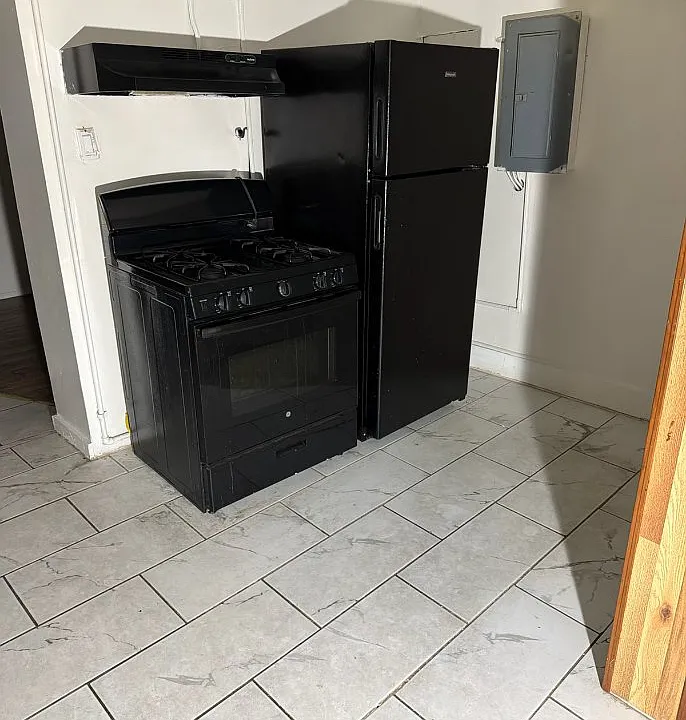 396 Clinton Ave #2
