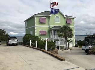 2612 Emerald Dr, Emerald Isle, NC 28594