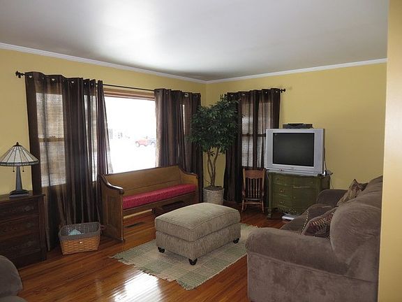 2nd image of 424 Pombrook Dr