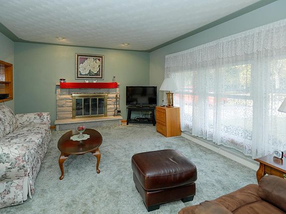 14546 6 1-2 Mile Rd-103