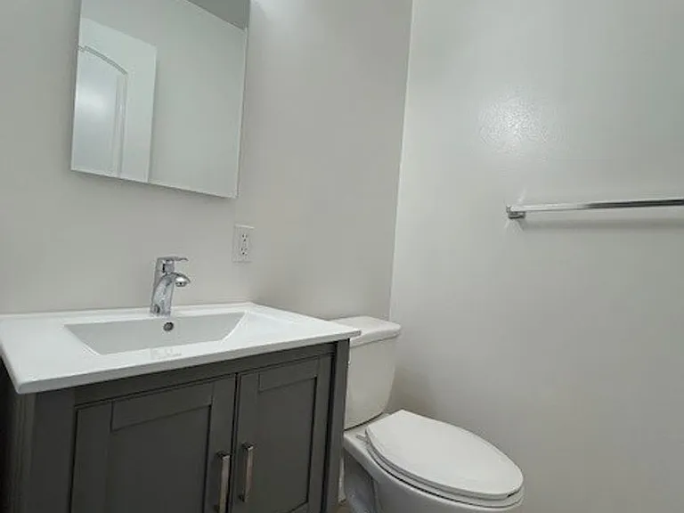 2024 Vine St #2A — Photo 13