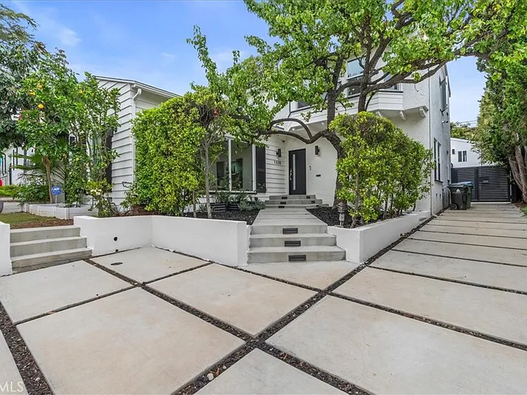 1320 Thayer Ave — Photo 2