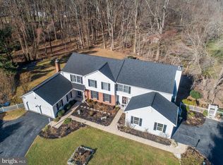 12370 Howard Lodge Dr, Sykesville, MD 21784