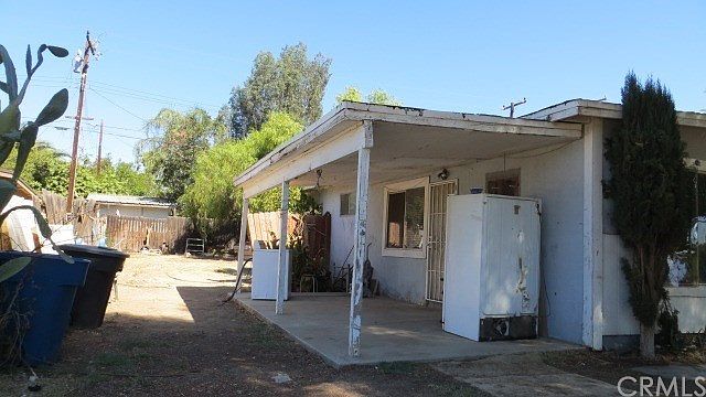2nd image of 1131 Dawes St