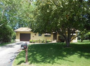 101 Francis Cir, Mount Horeb, WI 53572