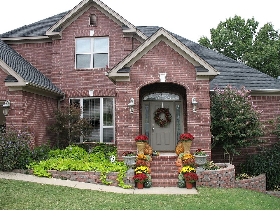 1st image of 810 Cobblestone Cir