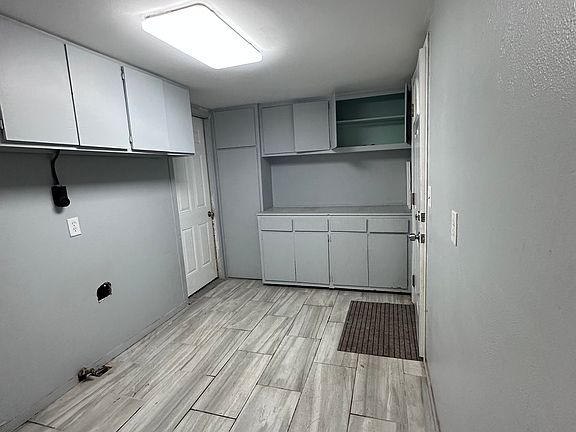 2nd image of 2720 NW 49th St