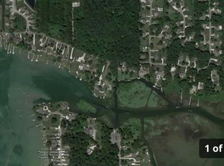 25552 N Shore Dr, Elkhart, IN 46514