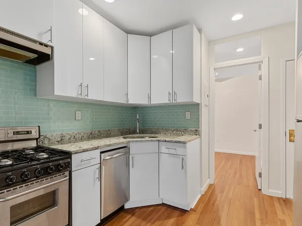 89 Christopher Street image 1 of 8