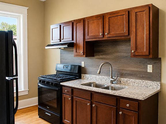 5th image of 296 Bates Ave APT 16