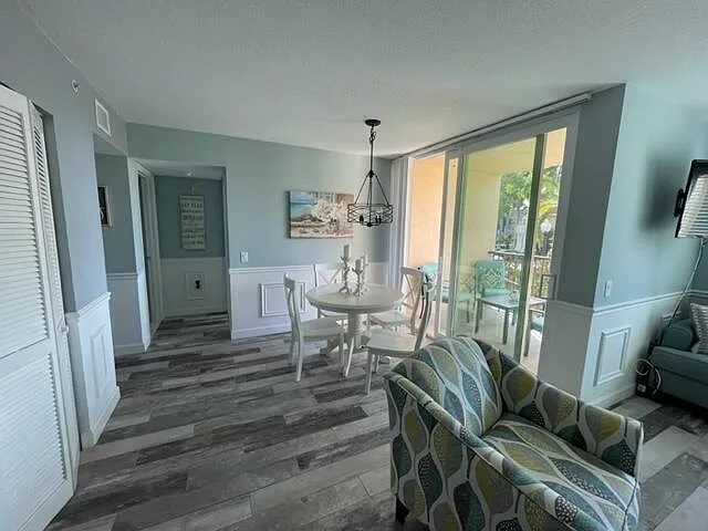 110 Villa Cir #110 — Photo 11