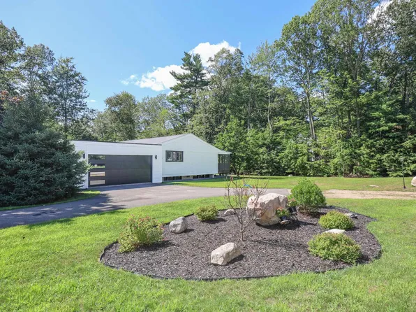 5 Dryden Avenue, Nashua, NH 03062