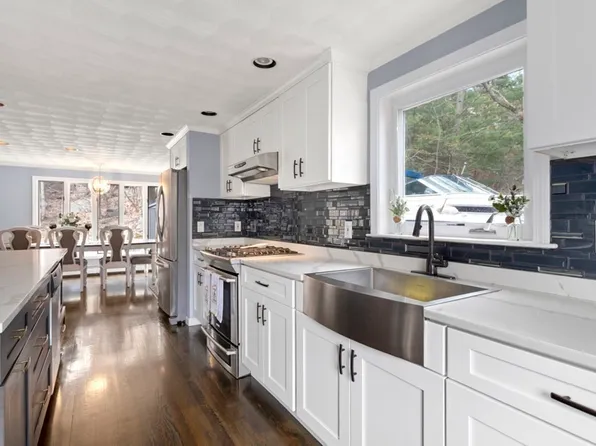 49 Great Woods Rd, Saugus, MA 01906