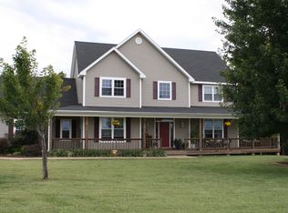 2926 NE Kaw Valley Rd, Topeka, KS 66617